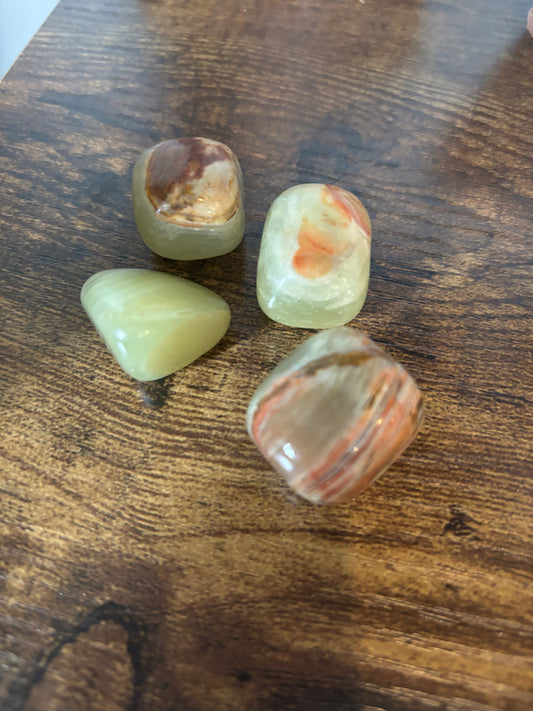 Green Onyx Tumbled Stone